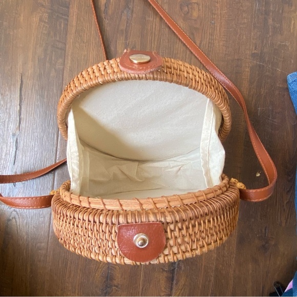 World Market Boho Chic Round Woven Wicker Tan Crossbody Bag adjustable strap - Picture 2 of 10